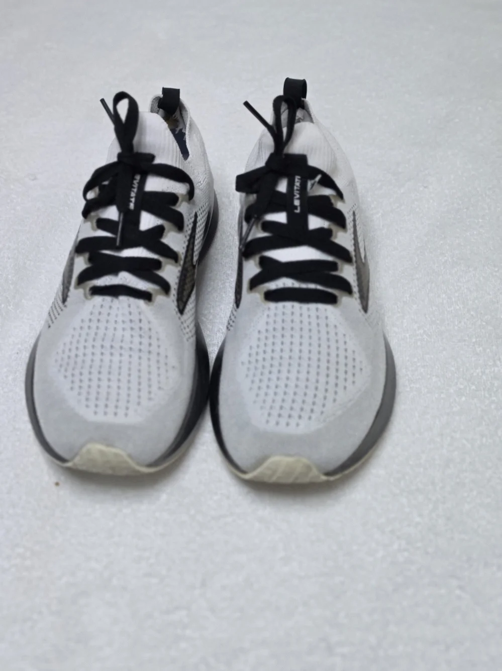 Women's Brooks running shoes, gray and black, size 9